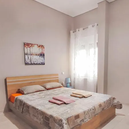 Apartment Downtown 2 *